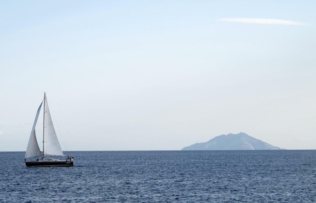 Isola D'Elba Come In Barca, A Un Tuffo Dal Mare Capoliveri  Bagian luar foto